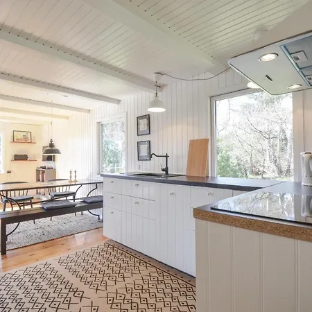 度假居 Two-bedroom Holiday In *